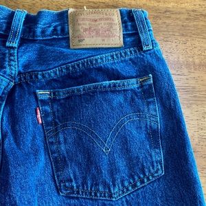 Levi’s 501s dark wash 27x28